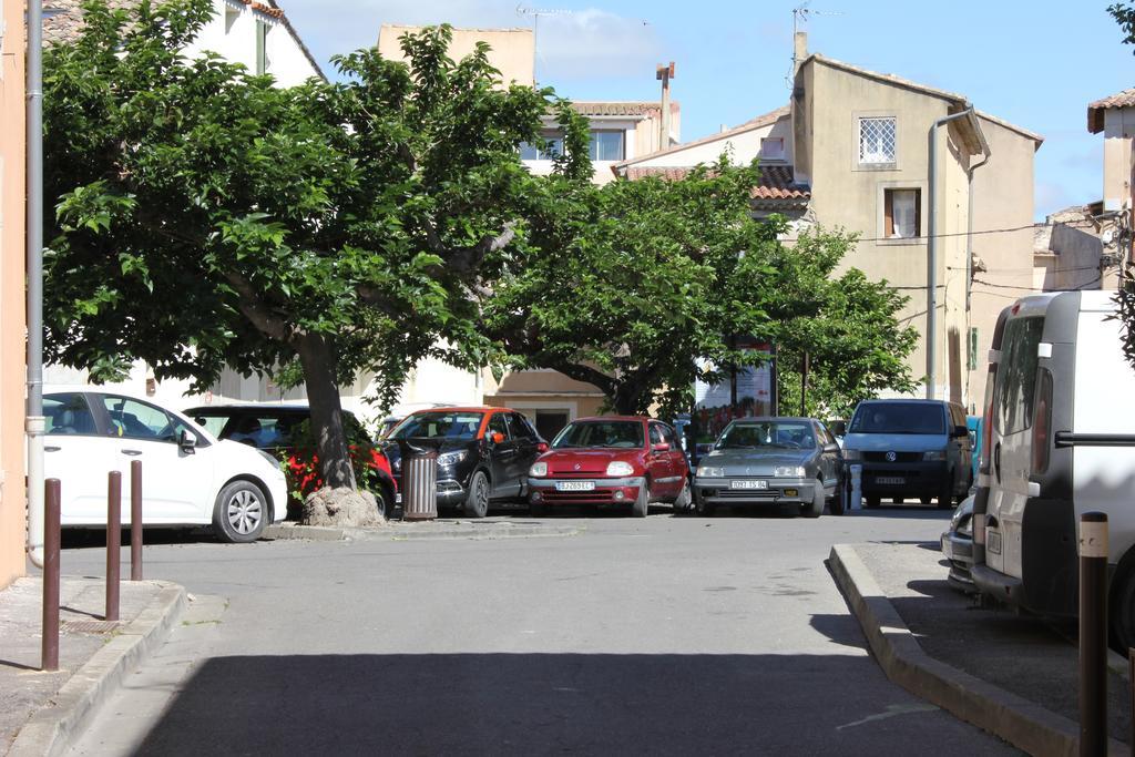 Studio De Charme Avec Sa Terrasse En Plein Coeur De Ville LʼIsle-sur-la-Sorgue Εξωτερικό φωτογραφία