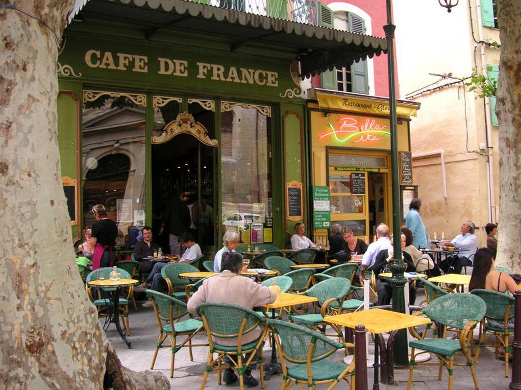Studio De Charme Avec Sa Terrasse En Plein Coeur De Ville LʼIsle-sur-la-Sorgue Εξωτερικό φωτογραφία